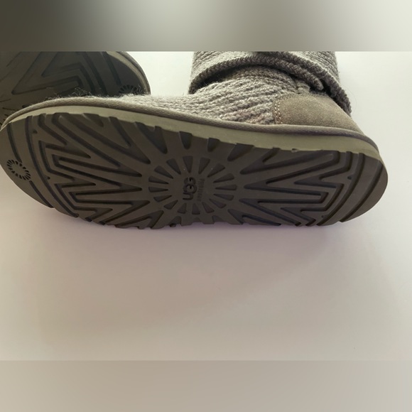 UGG Classic Cardy II Knit Boot Sherpa Winter
Warm Cozy Tall Button Chic - Picture 9 of 13